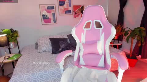 Snapshot of lauren__dallass chatting on December 11, 8:28 pm MissLauren online show from December 11, 8:28 pm