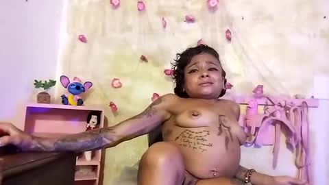 Snapshot of lauren_hills7069 chatting on January 14, 7:17 am Lauren online show from January 14, 7:17 am