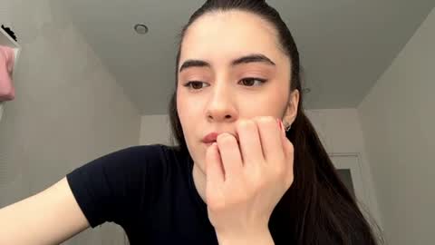 laurenadupuy online show from June 11, 1:42 pm
