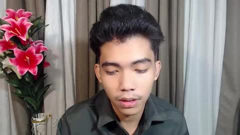 laurence_cuttieguyhere online show from March 14, 6:24 pm