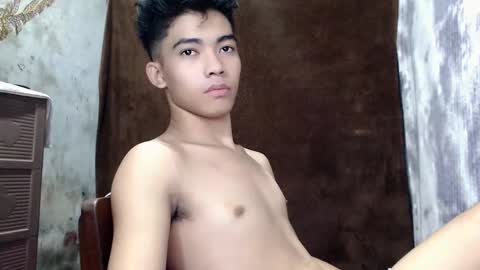 laurence_cuttieguyhere online show from April 24, 7:05 pm