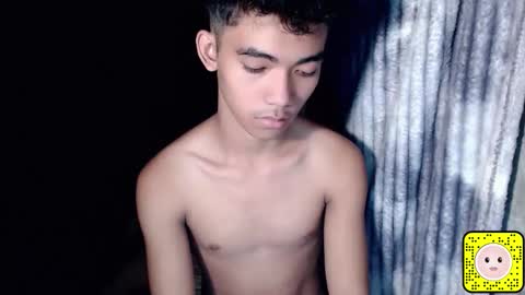 laurence_cuttieguyhere online show from April 28, 7:52 pm