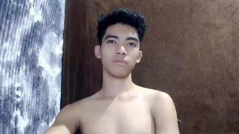 laurence_cuttieguyhere online show from May 5, 12:29 am
