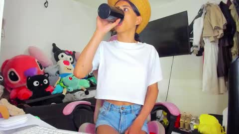 Snapshot of laurencesophiets chatting on October 24, 5:20 pm SF online show from October 24, 5:20 pm