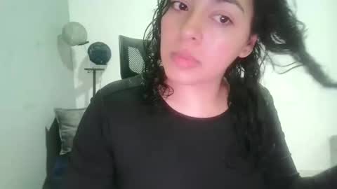 laurenhot94 online show from February 22, 9:13 pm