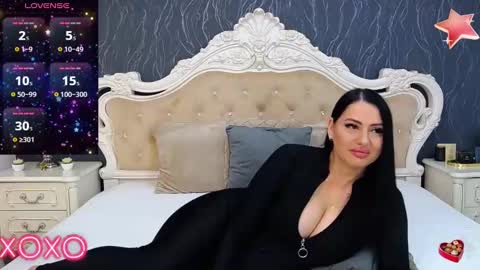 Snapshot of laurenjenssen chatting on December 20, 8:38 am Laura online show from December 20, 8:38 am