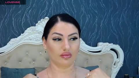 Snapshot of laurenjenssen chatting on January 14, 8:31 am Laura online show from January 14, 8:31 am