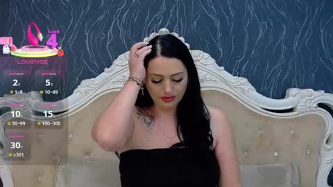 Snapshot of laurenjenssen chatting on February 23, 12:05 pm Laura online show from February 23, 12:05 pm