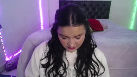 laurenkenner28_ online show from May 4, 6:48 pm