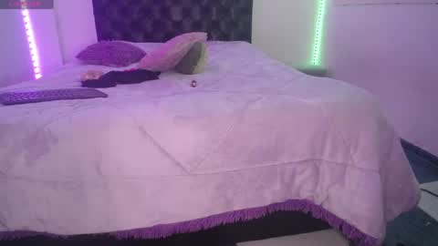 laurenkenner28_ online show from May 6, 6:46 pm