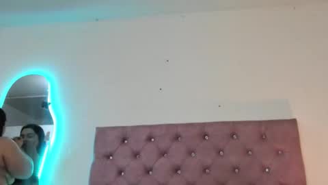 laurenlaine online show from February 18, 11:11 pm