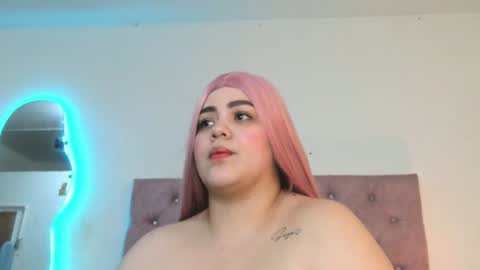 laurenlaine online show from July 16, 9:10 pm