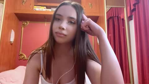 Laura online show from December 3, 2:48 pm