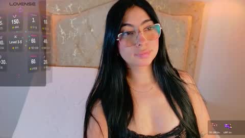 laurenn_smitth online show from October 18, 1:12 pm