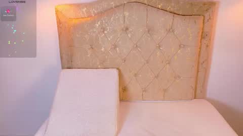laurenn_smitth online show from April 30, 12:33 pm