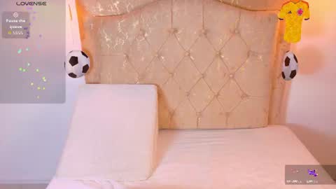 laurenn_smitth online show from June 17, 12:40 pm