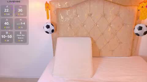 laurenn_smitth online show from June 20, 12:41 pm