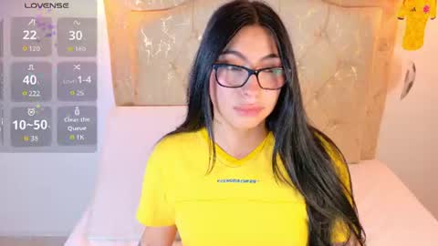 laurenn_smitth online show from June 27, 1:06 pm