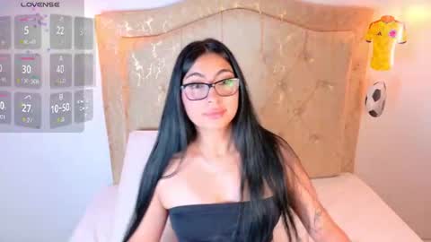 laurenn_smitth online show from July 1, 12:51 pm