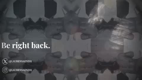 Snapshot of laurensaenz chatting on February 1, 11:06 pm Lauren Saenz online show from February 1, 11:06 pm