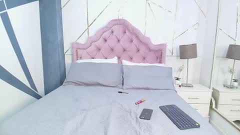 Lauren  online show from February 14, 4:31 pm