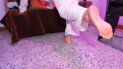 Snapshot of laurent_a chatting on October 27, 8:02 pm Lucie online show from October 27, 8:02 pm