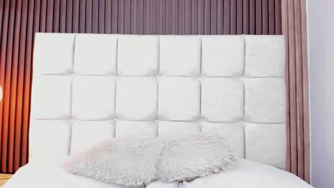 Laurent  online show from March 10, 11:15 am