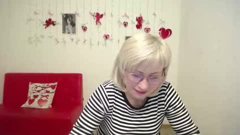 Lauren online show from February 13, 5:53 pm