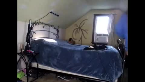 Lauren online show from December 13, 8:37 pm