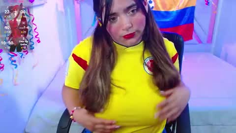 laura  online show from June 12, 8:19 pm