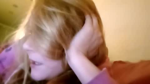 Snapshot of lauriehotxxx chatting on January 12, 7:19 pm lauriehotxxx online show from January 12, 7:19 pm