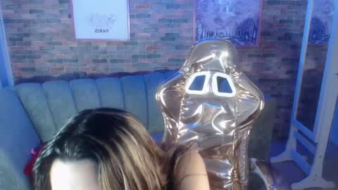 Laurita  online show from February 26, 11:15 pm