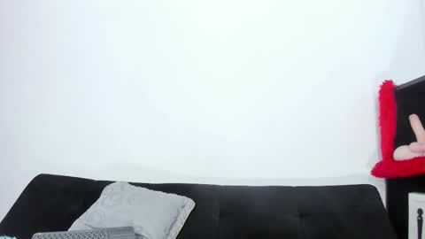 Snapshot of lauryjonson_ chatting on January 18, 12:36 am LauryJonson online show from January 18, 12:36 am