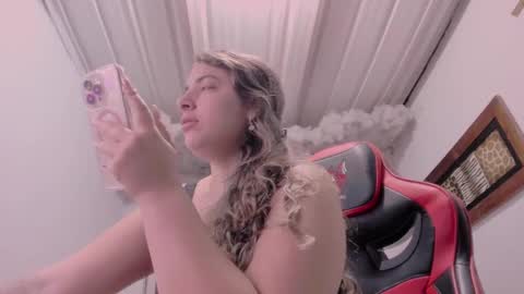 Lauu G online show from September 17, 9:11 am