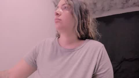 Lauu G online show from November 4, 10:14 am