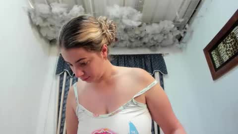 Lauu G online show from June 2, 1:35 pm