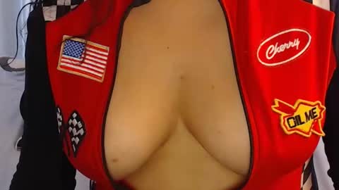 Laura online show from March 13, 7:09 pm