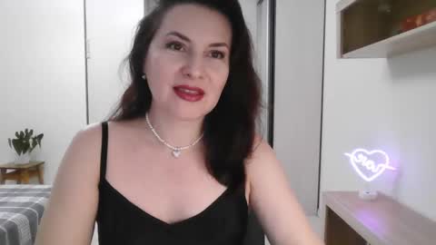 Snapshot of lavender_victoria chatting on December 13, 2:16 pm Diana online show from December 13, 2:16 pm