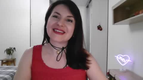 Snapshot of lavender_victoria chatting on December 19, 9:17 pm Diana online show from December 19, 9:17 pm