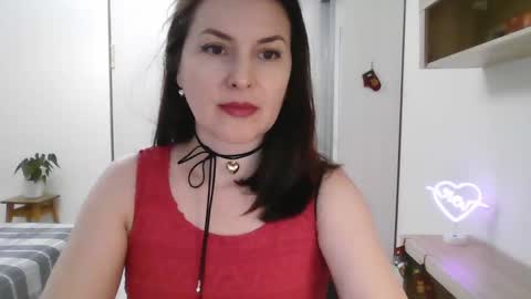 Snapshot of lavender_victoria chatting on December 20, 5:18 pm Diana online show from December 20, 5:18 pm