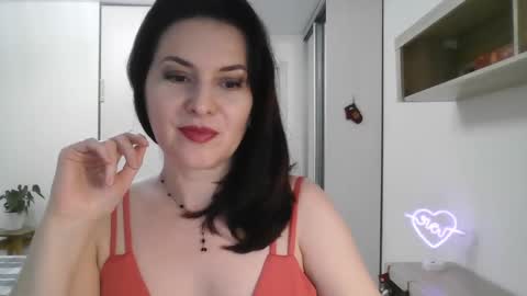 Snapshot of lavender_victoria chatting on January 3, 5:10 pm Diana online show from January 3, 5:10 pm