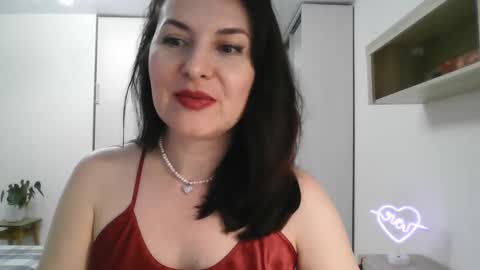 Snapshot of lavender_victoria chatting on January 24, 11:23 pm Diana online show from January 24, 11:23 pm
