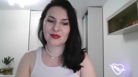 Snapshot of lavender_victoria chatting on February 4, 7:55 pm Diana online show from February 4, 7:55 pm