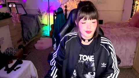 Lavenderrzz online show from April 26, 6:49 pm