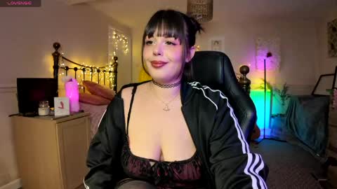 Snapshot of lavenderrzz19 chatting on May 30, 8:17 pm Lavenderrzz online show from May 30, 8:17 pm