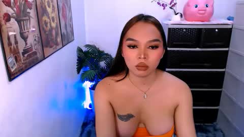 lavenia487426 online show from March 12, 7:36 am