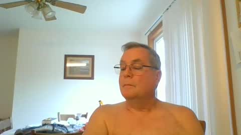 Snapshot of lawnboy62 chatting on December 9, 9:26 pm lawnboy62 online show from December 9, 9:26 pm