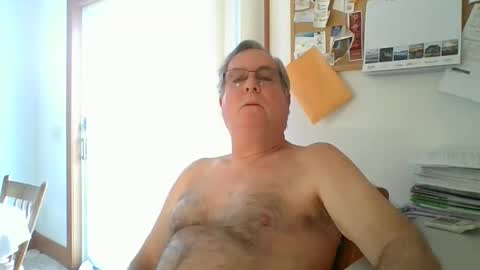 Snapshot of lawnboy62 chatting on February 7, 9:37 pm lawnboy62 online show from February 7, 9:37 pm