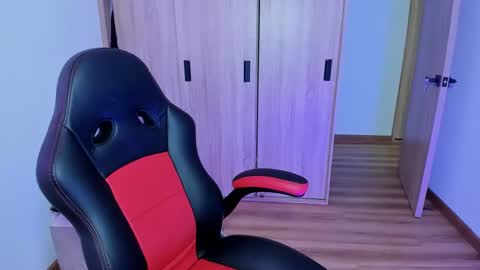 Snapshot of lay_lah chatting on October 31, 12:33 am laylaah online show from October 31, 12:33 am