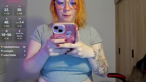 Snapshot of lay_lah chatting on December 4, 4:55 am laylaah online show from December 4, 4:55 am